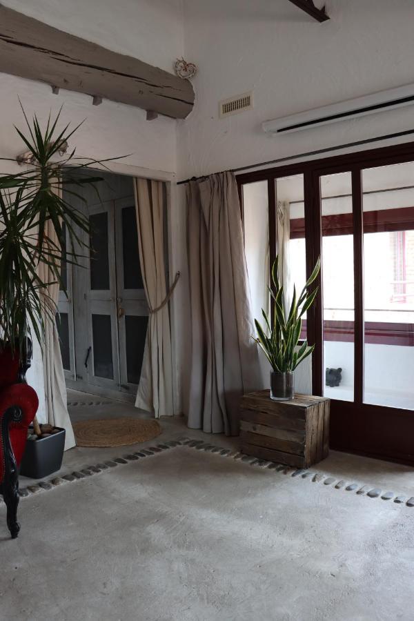 Grand Loft De Charme, Place Du Village A Thuir Exterior foto